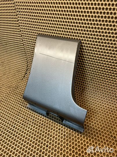 Накладка заднего правого крыла hyundai h1 2018