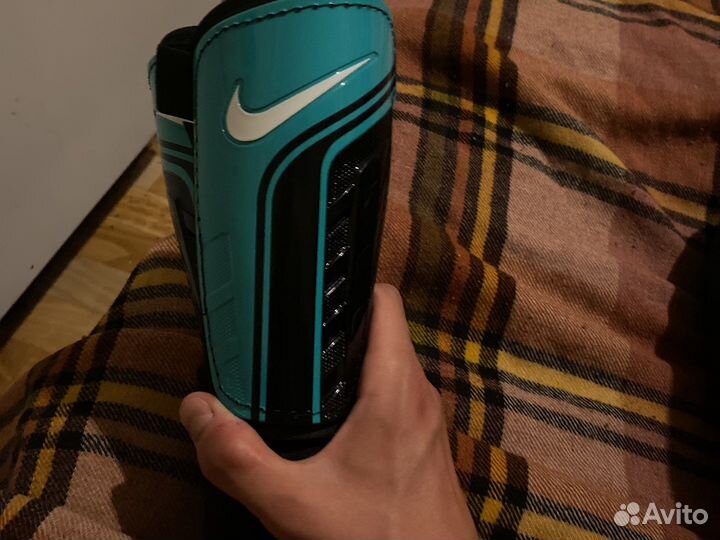 Щитки детские футбольные 