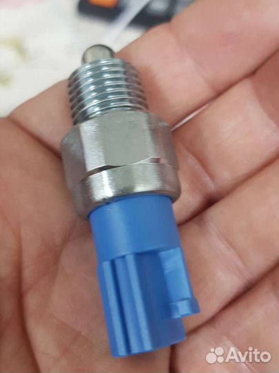 320056J00A nissan Выключатель, заднего хода