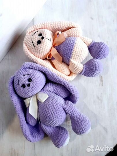 Вязаные игрушки ручной работы. Заяц