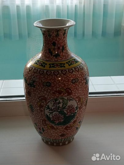 Ваза из фарфора китайская