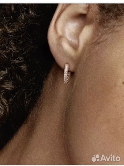 Украшение для женщины