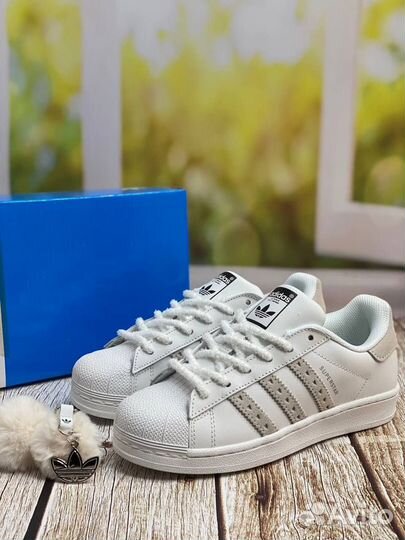 Кроссовки женские Adidas superstar белые