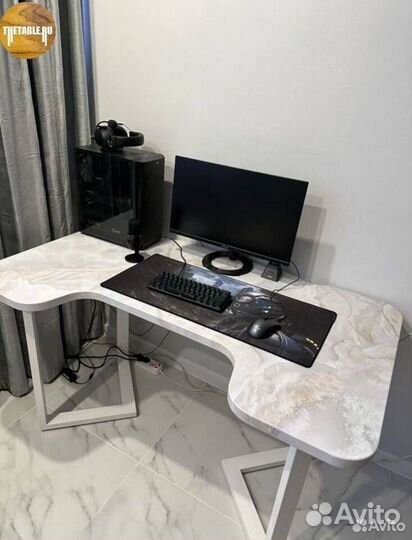 Компьютерный стол 'Calm Clock'