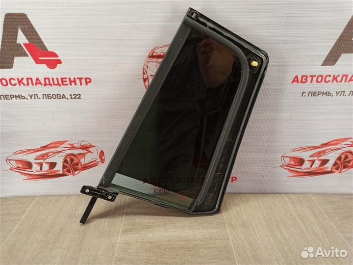 Стекло двери задней правой Volkswagen Tiguan