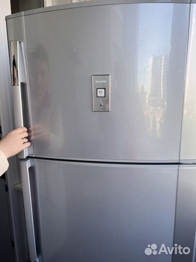 Холодильник Sharp SJ-P64MSL