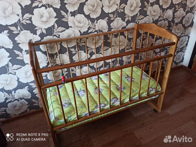 Детская кроватка с матрасом