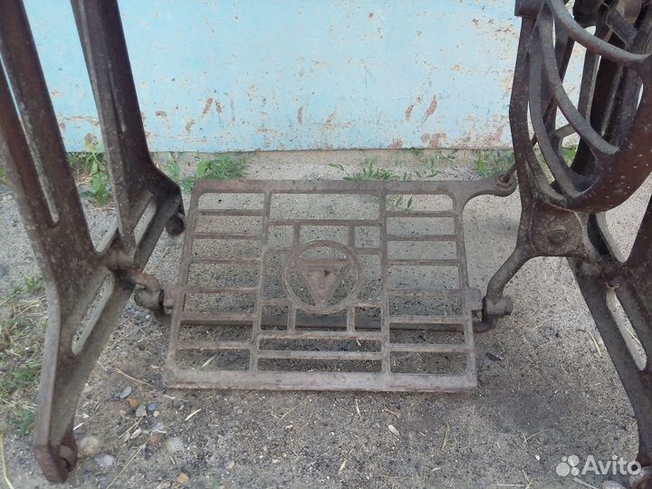 Станина от швейной машины