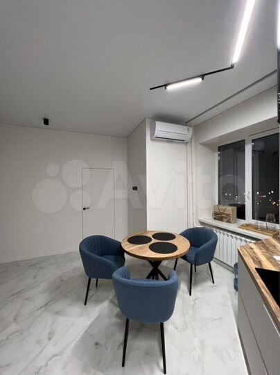 2-к. квартира, 82 м², 7/14 эт.