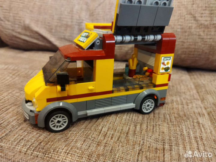 Lego City пиццерия на колесах 60150