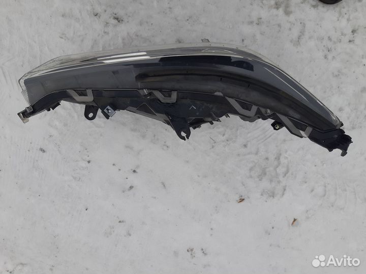 Фара toyota Rav 4