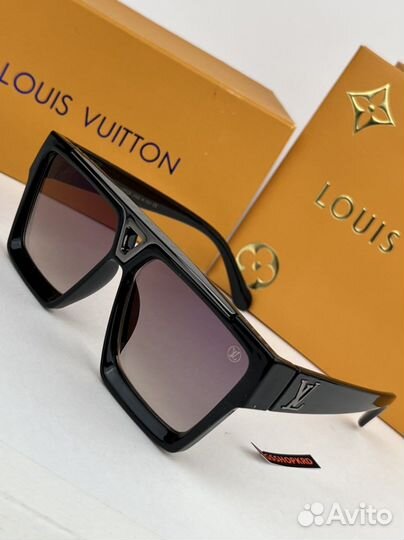 Очки солнцезащитные