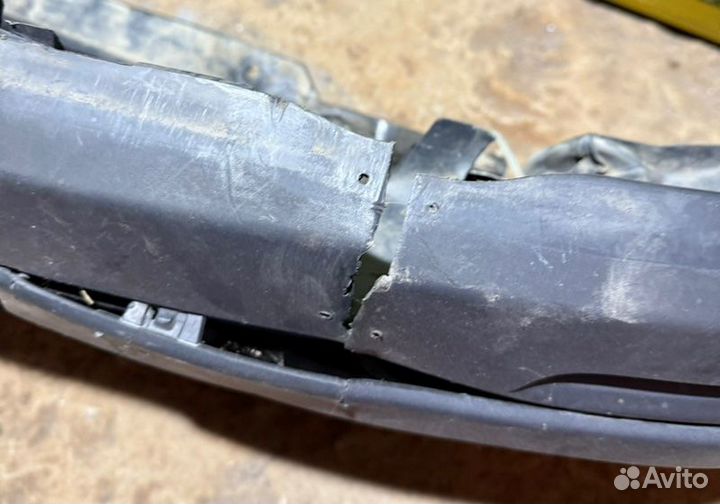 Бампер передний Nissan Kubistar 1500 2006