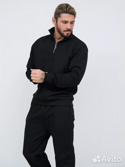 Сопртивный костюм без карюшона черный