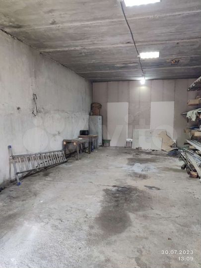 Гараж, > 30 м²