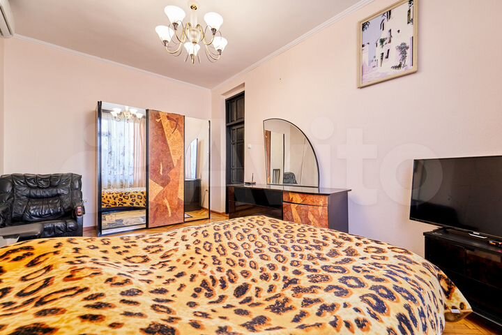 Коттедж 320 м² на участке 4 сот.