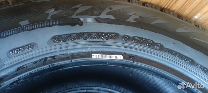 Bridgestone Blizzak VRX2 225/55 R17