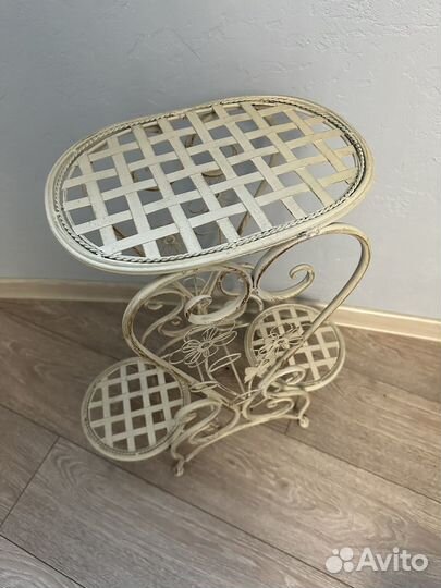 Подставка под цветы