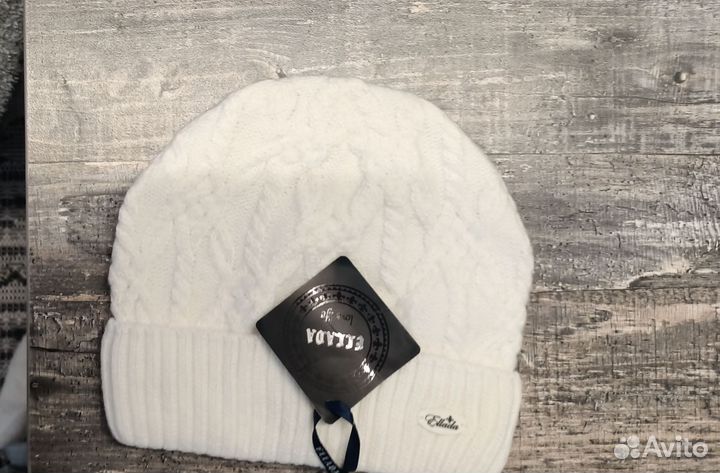 Шапка женская вязаная