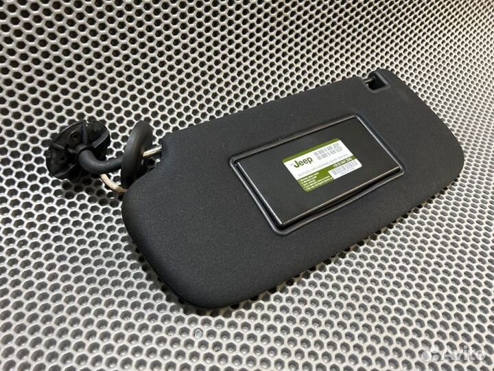 Козырек солнцезащитный Jeep Grand Cherokee WK2 3.0