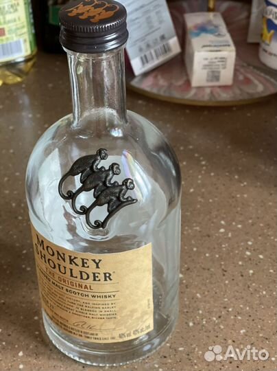 Красивая бутылка для поделок с обезьянами