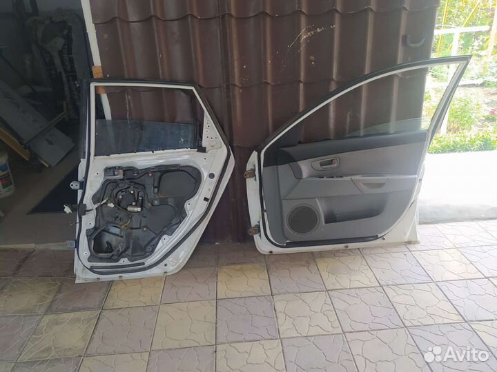 Двери на mazda 3 хэтчбек