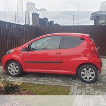 Peugeot 107 1.0 AMT, 2011, 118 000 км, с пробегом, цена 600 000 руб.