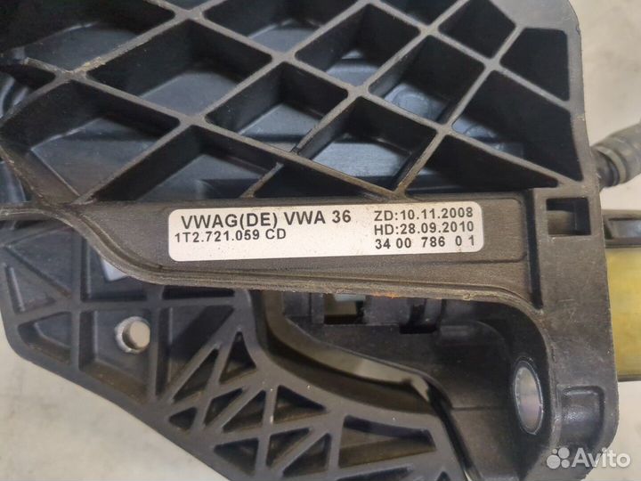 Педаль сцепления Volkswagen Touran, 2011