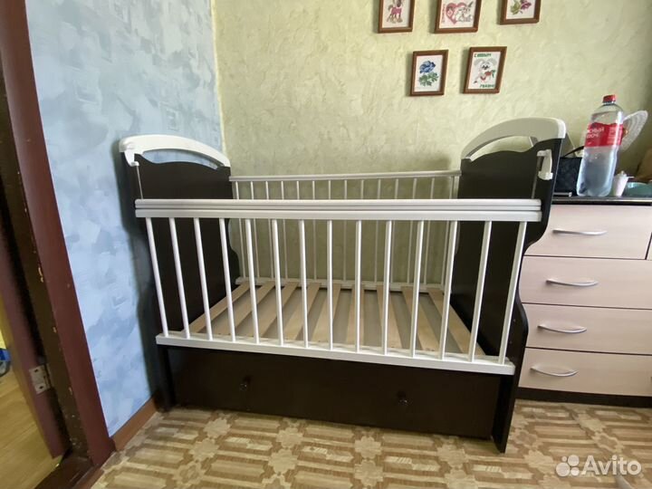 Детская кроватка