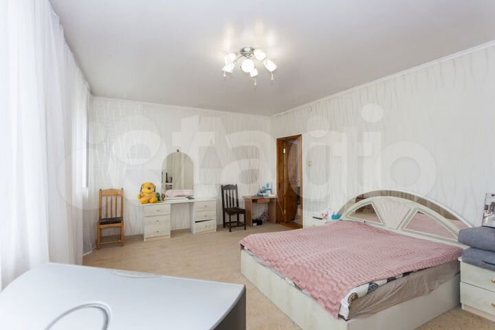 Коттедж 890,8 м² на участке 11,3 сот.