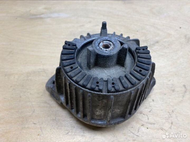 Подушка двигателя Mercedes-Benz E-Class W212 2011