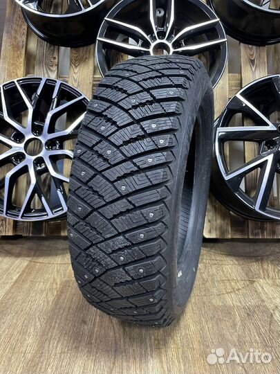 Goodyear UltraGrip Ice Arctic SUV 235/60 R17 106T