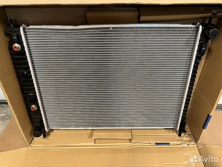 Радиатор охлаждения на Opel Antara