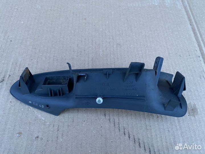 Ручка двери внутреняя Audi A4 B5 8D1867172A