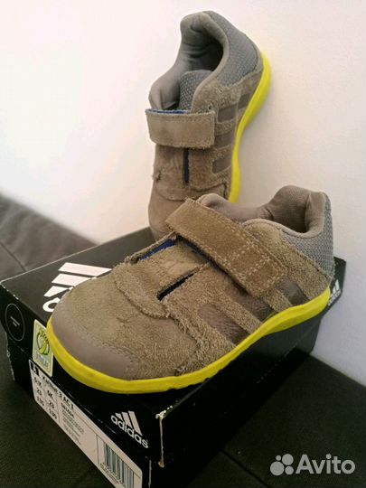 Кроссовки adidas