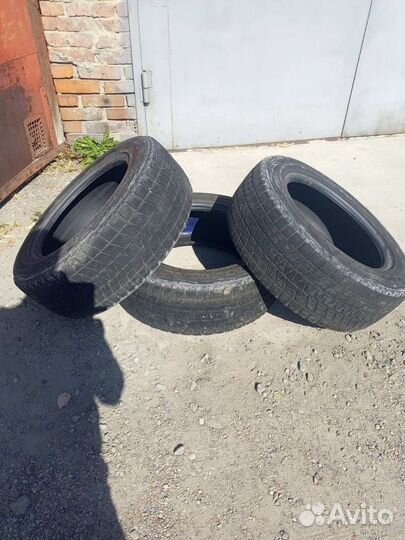 Bridgestone Blizzak DM-V1 235/60 R17 102R