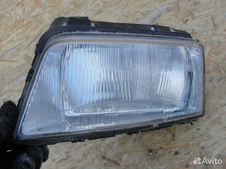 Фара левая Audi А4 B5 с дефектом