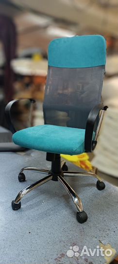 Офисное компьютерное кресло