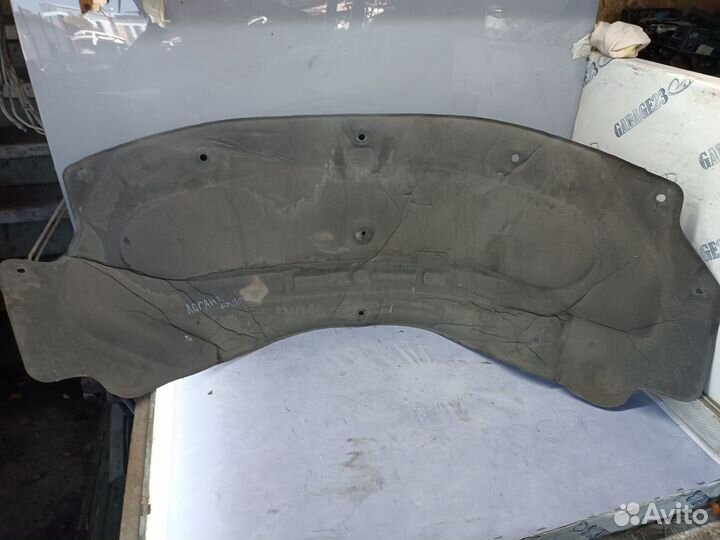 Шумоизоляция капота Renault Logan 2