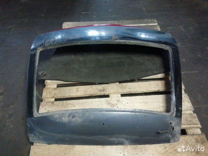 Крышка багажника задняя Toyota Estima Lucida