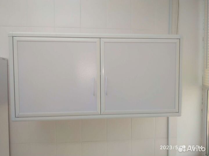 Шкафчик настенный