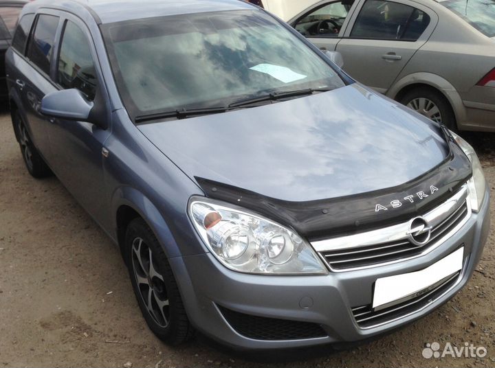 Дефлектор капота Opel Astra H с 2004 по 2009