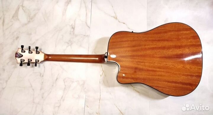 Акустическая гитара с подключением
