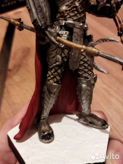 Старший хищник - Коллекционная фигурка