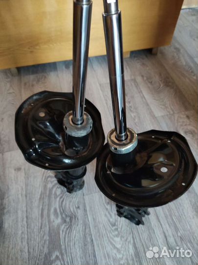 Газовые передние стойки на Hyundai Elantra HD