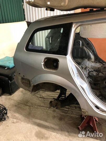 Крыло правое Рено Меган 2