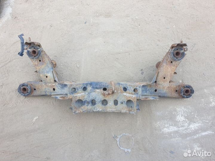 Подрамник задний Балка Toyota Avensis 2 T250 Авенс