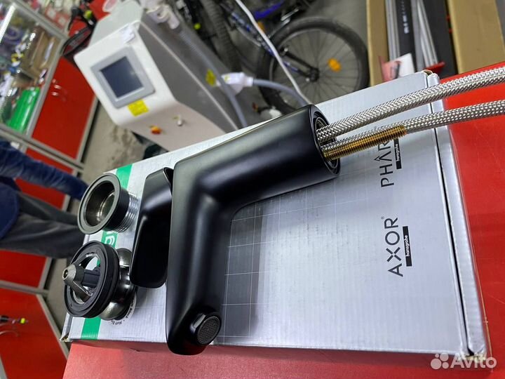 Смеситель для раковины Logis