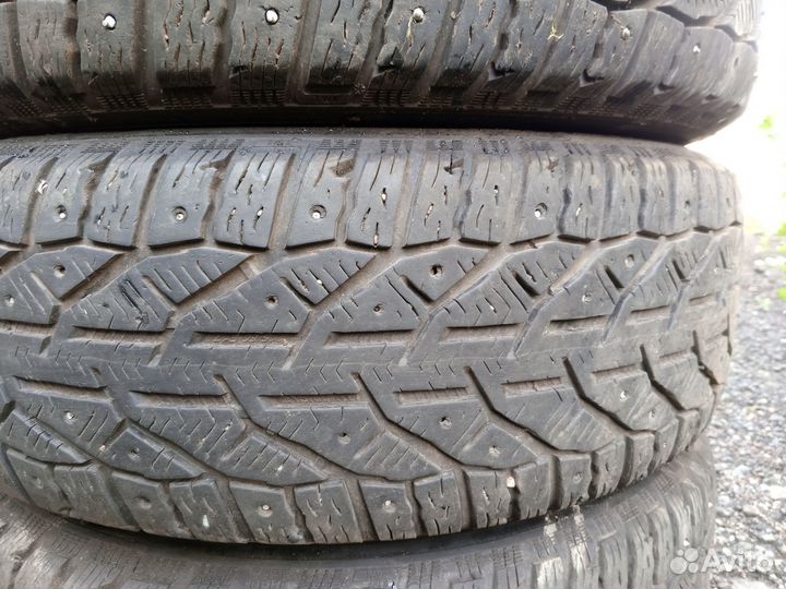 Kormoran SUV Stud 215/60 R17