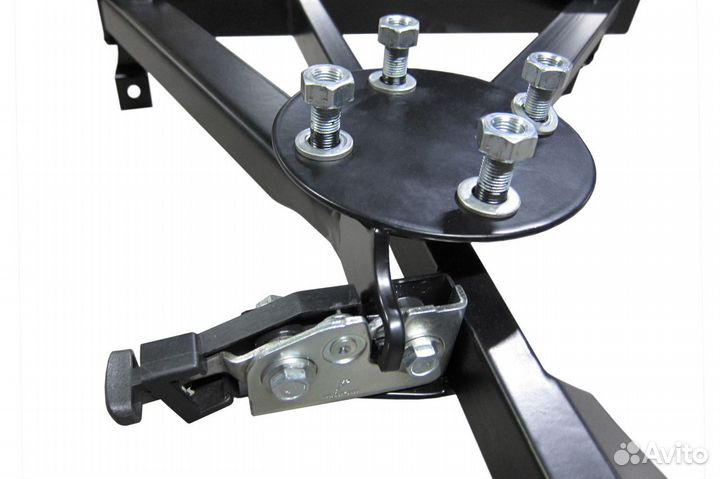 Кронштейн крепления запасного колеса LADA Largus